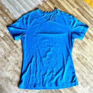 Lululemon t-shirt